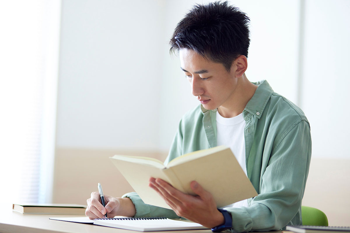 運行管理者試験の過去問を復習するイメージ